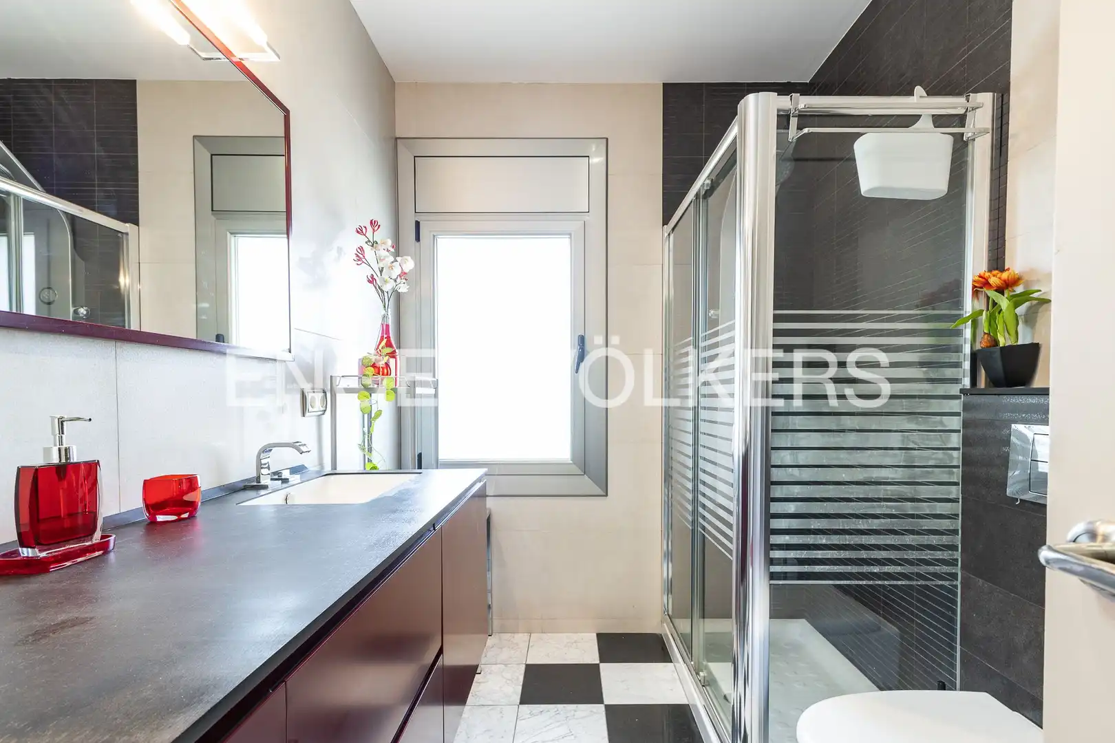 Baño de Casa o chalet en venta en Canovelles con Aire acondicionado, Calefacción y Jardín privado