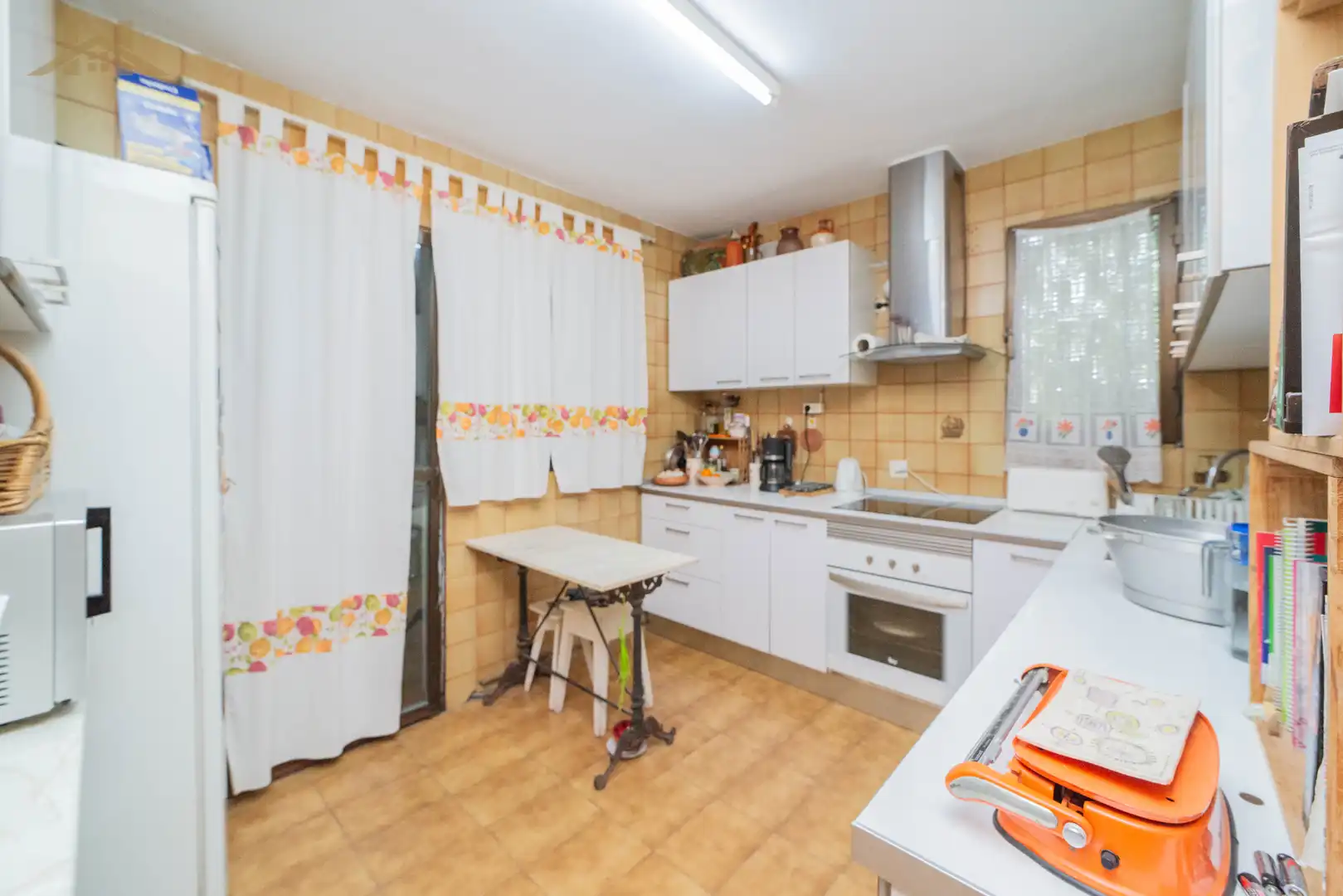 Cuina de Casa adosada en venda en Collado Villalba amb Calefacció, Jardí privat i Terrassa