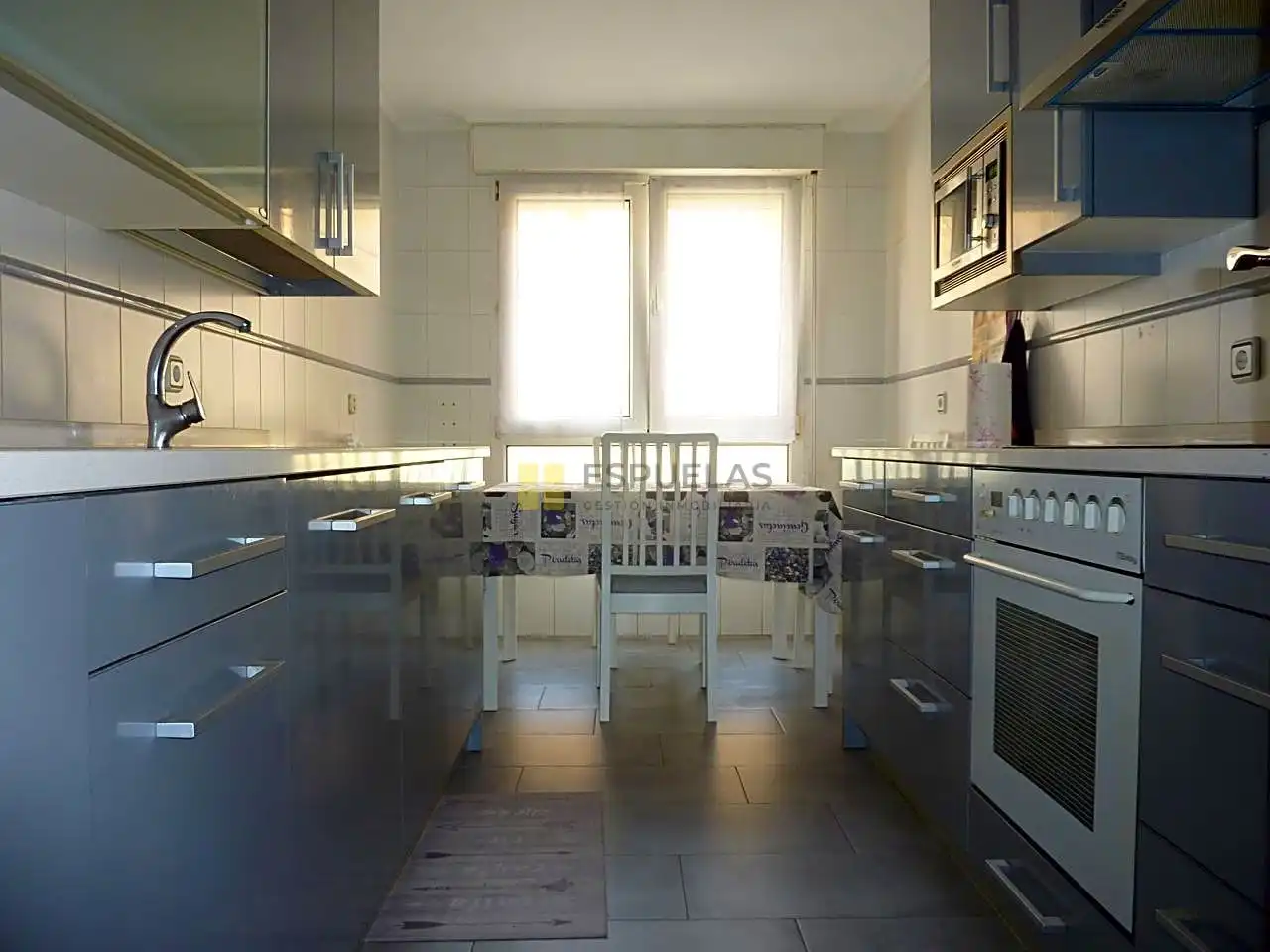 Cocina de Piso en venta en Quel con Parquet, Trastero y Amueblado