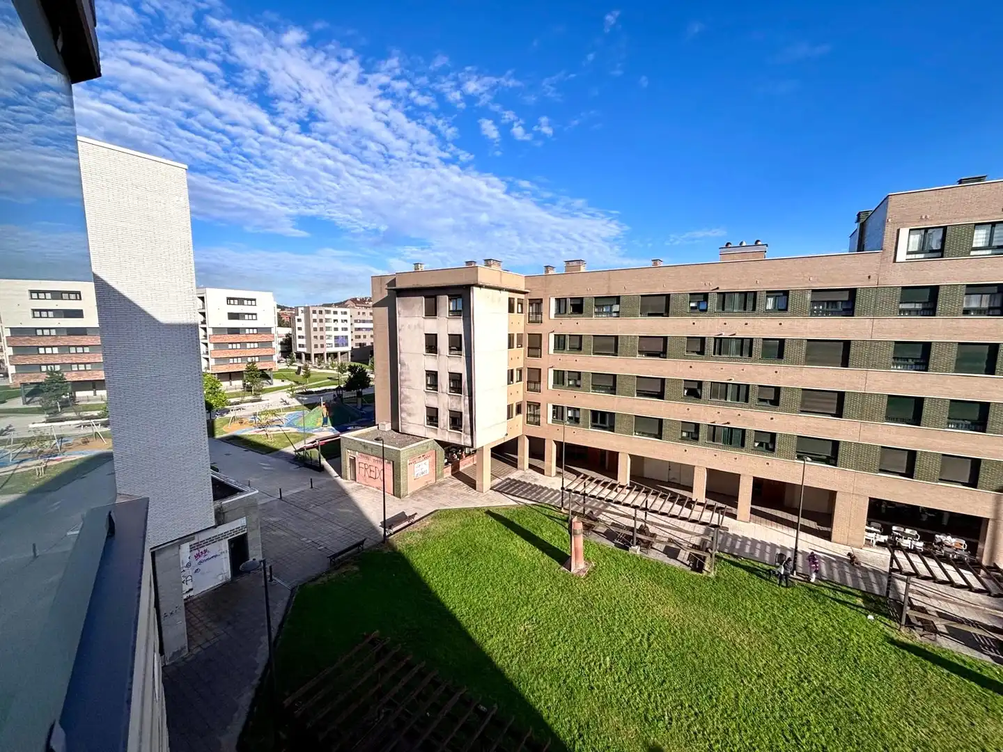 Vista exterior de Piso en venta en Gijón  con Calefacción, Parquet y Terraza