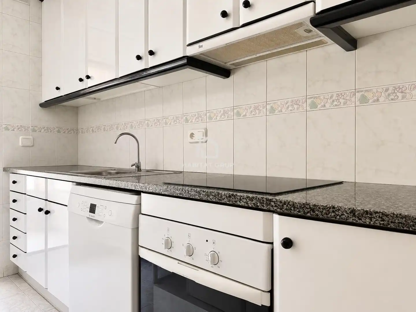 Cuina de Pis en venda en Girona amb Aire condicionat, Calefacció i Terrassa