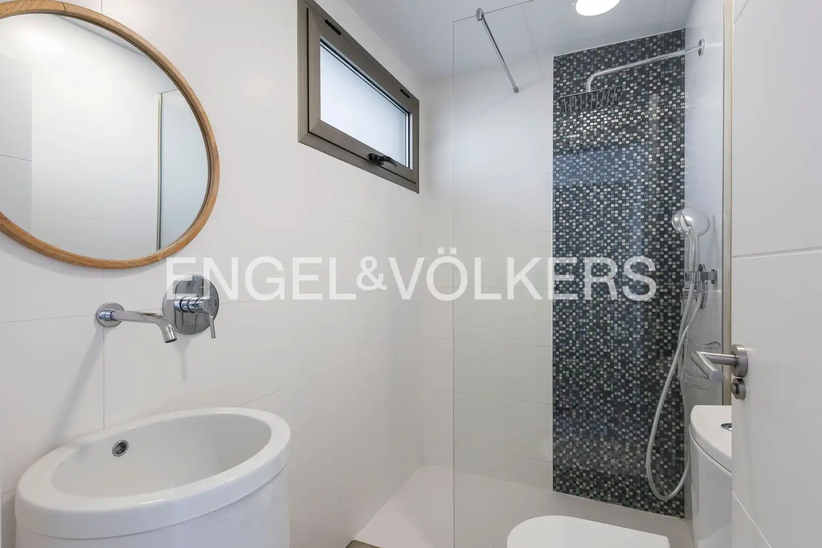 Baño de Casa adosada en venta en Tres Cantos con Aire acondicionado, Calefacción y Jardín privado