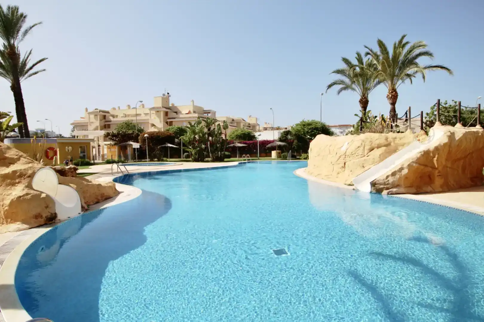 Schwimmbecken von Wohnung zur Miete in Dénia mit Klimaanlage, Schwimmbad und Balkon
