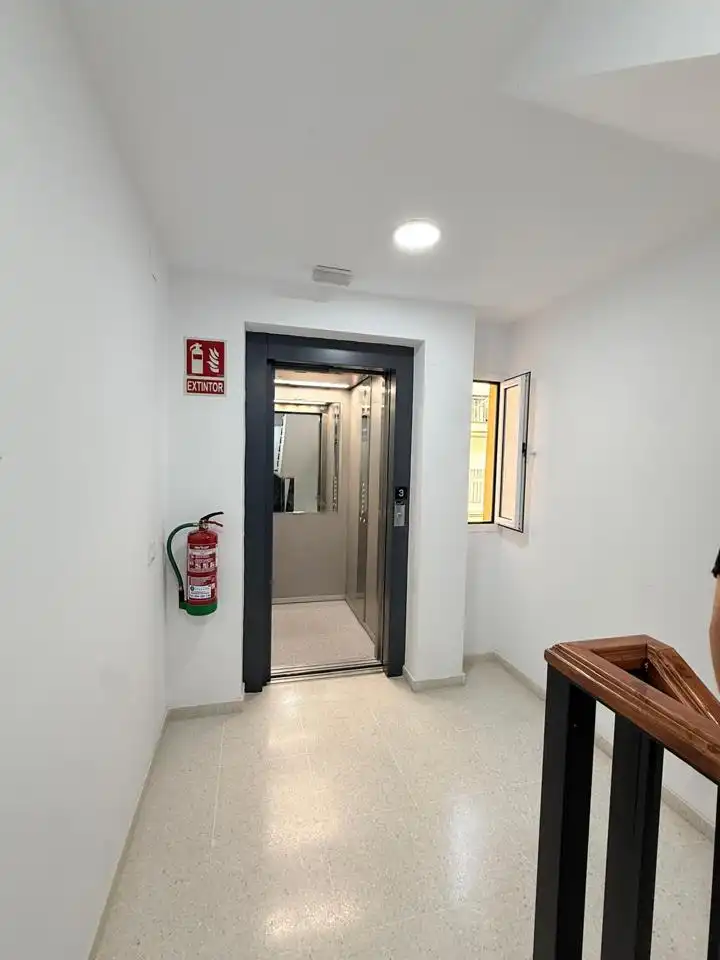 Wohnung zur Miete in Calle Azahar, Cruz Roja
