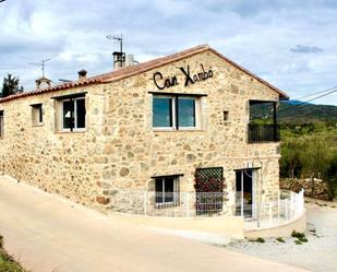 Vista exterior de Casa o xalet en venda en Capmany amb Jardí privat, Terrassa i Piscina