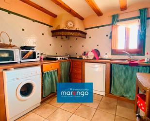 Cuina de Casa o xalet en venda en Cortes de Arenoso amb Moblat