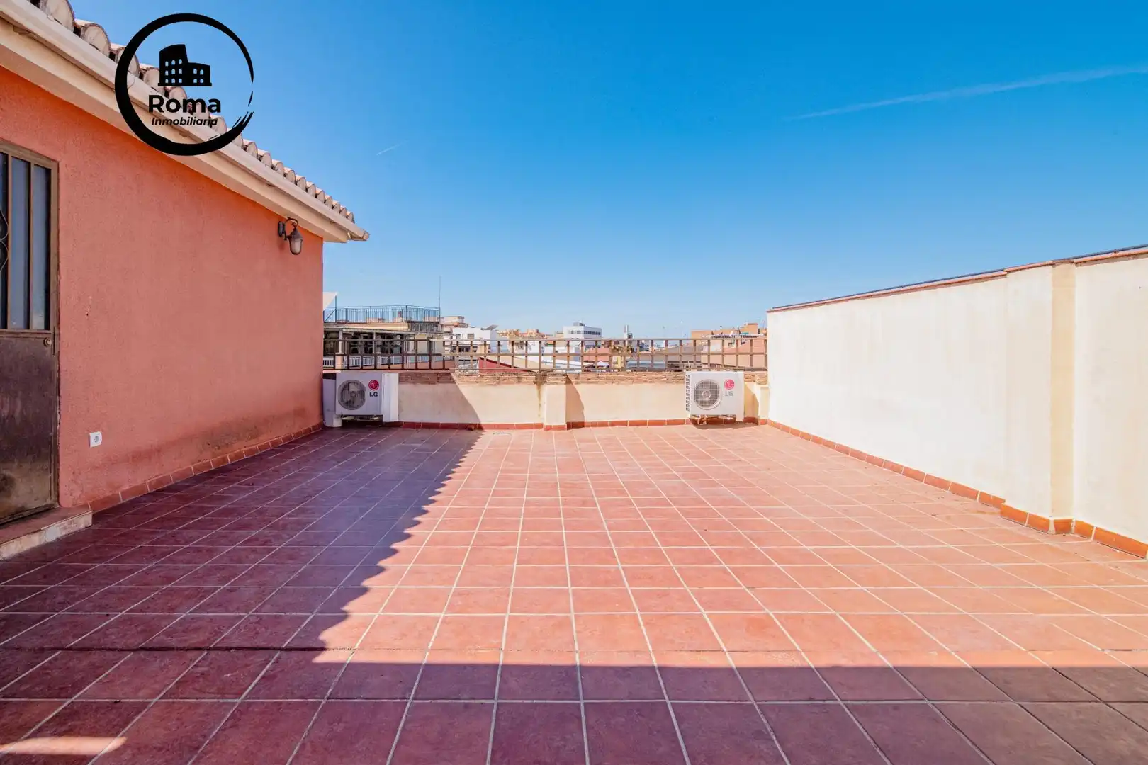 Terrassa de Casa adosada en venda en Granada amb Aire condicionat, Terrassa i Moblat