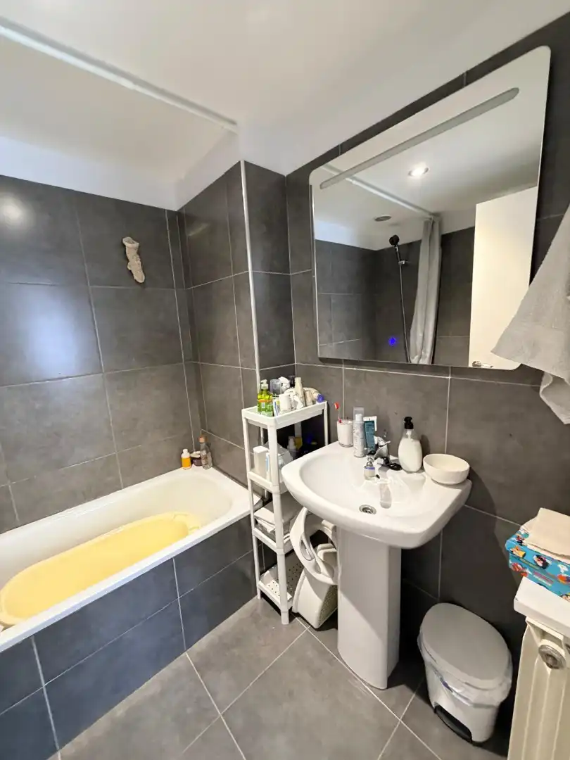 Bathroom of Flat for sale in Anglesola  with Air Conditioner, Heating and Parquet flooring