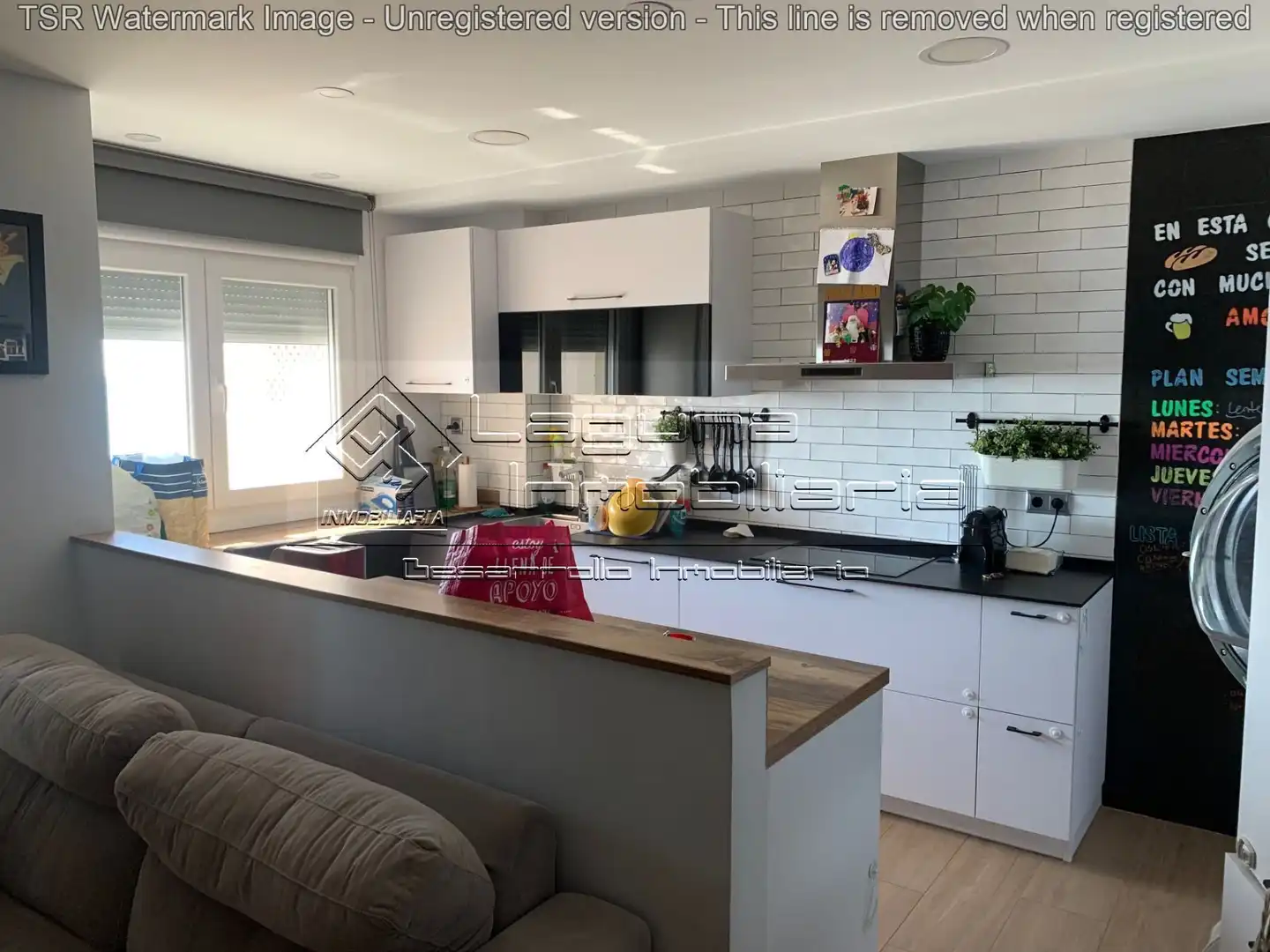 Küche von Wohnung zum Verkauf in Cádiz mit Klimaanlage, Terrasse und Abstellraum