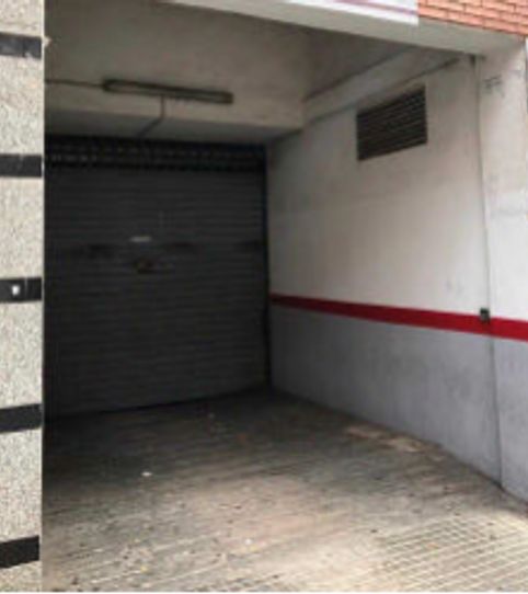 Foto 2 de Garaje en venta en Escultor Llimona, La Roureda, Viladecans