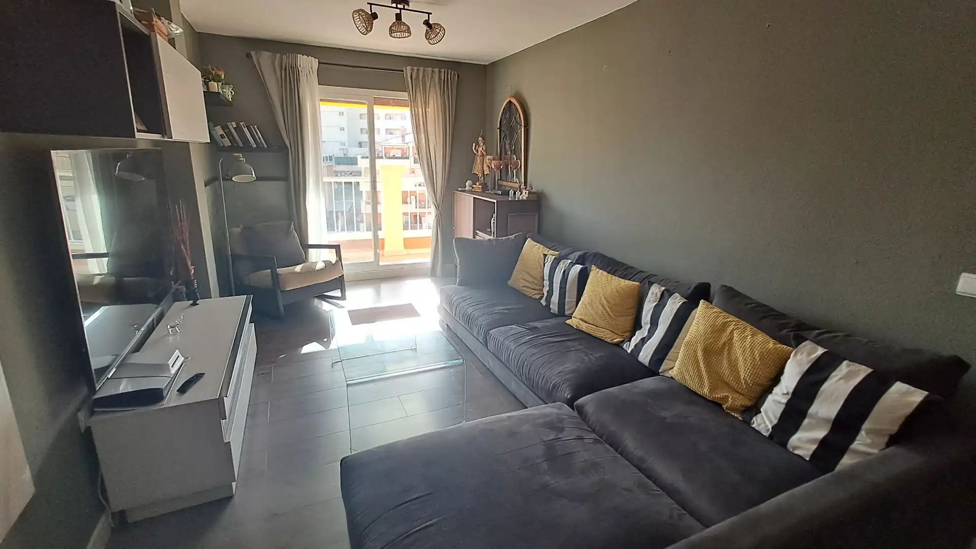 Sala d'estar de Dúplex en venda en Benalmádena amb Aire condicionat, Parquet i Terrassa