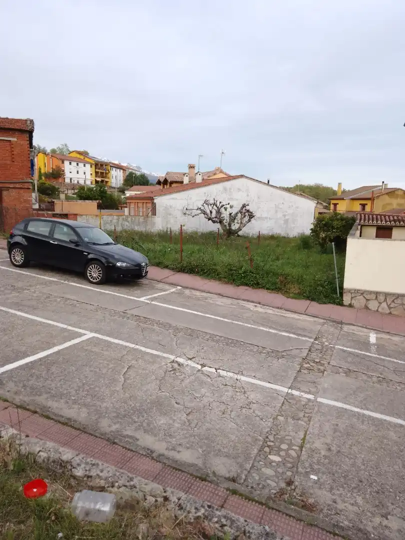 Parkplatz von Residential zum Verkauf in Villanueva de la Vera
