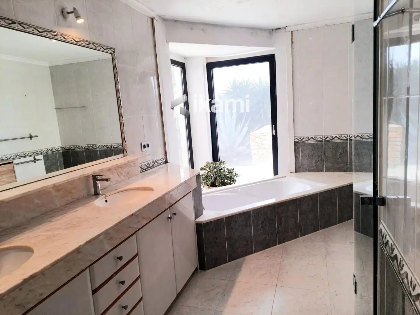 Bathroom of Houses for sale in Jávea / Xàbia  with Air Conditioner, Heating and Private garden