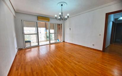 Sala d'estar de Pis en venda en Mairena del Aljarafe amb Terrassa