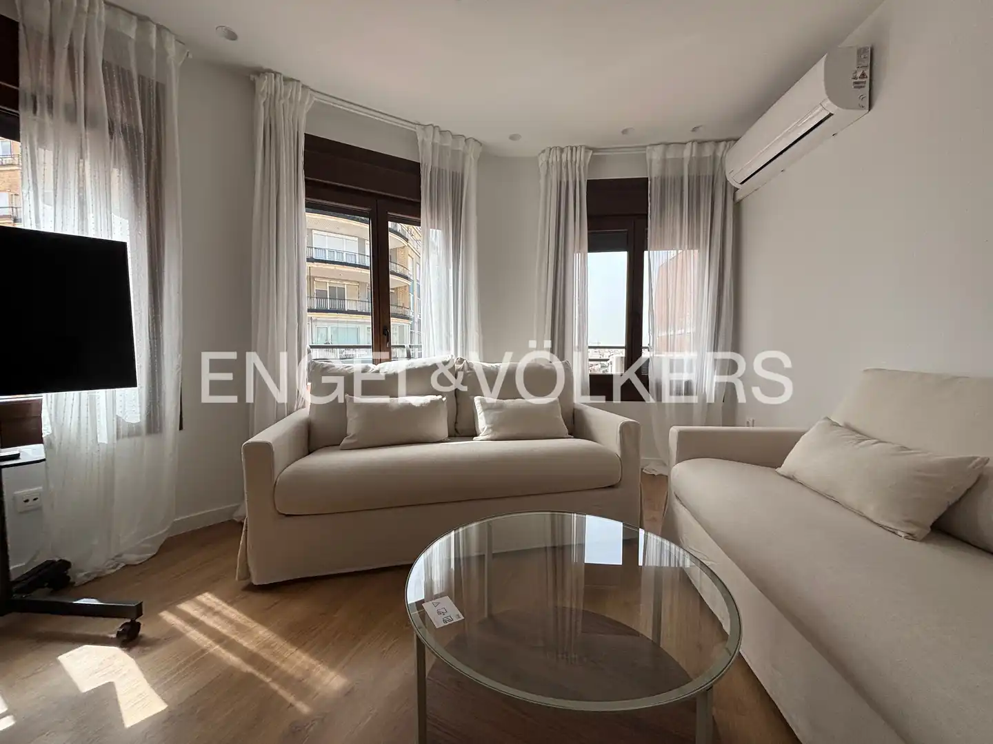 Sala de estar de Piso de alquiler en  Valencia Capital con Aire acondicionado, Calefacción y Parquet