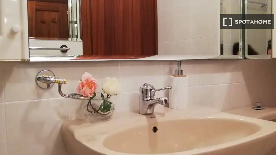 Badezimmer von Wohnungen zur untervermieten in Barakaldo  mit Klimaanlage, Heizung und Terrasse