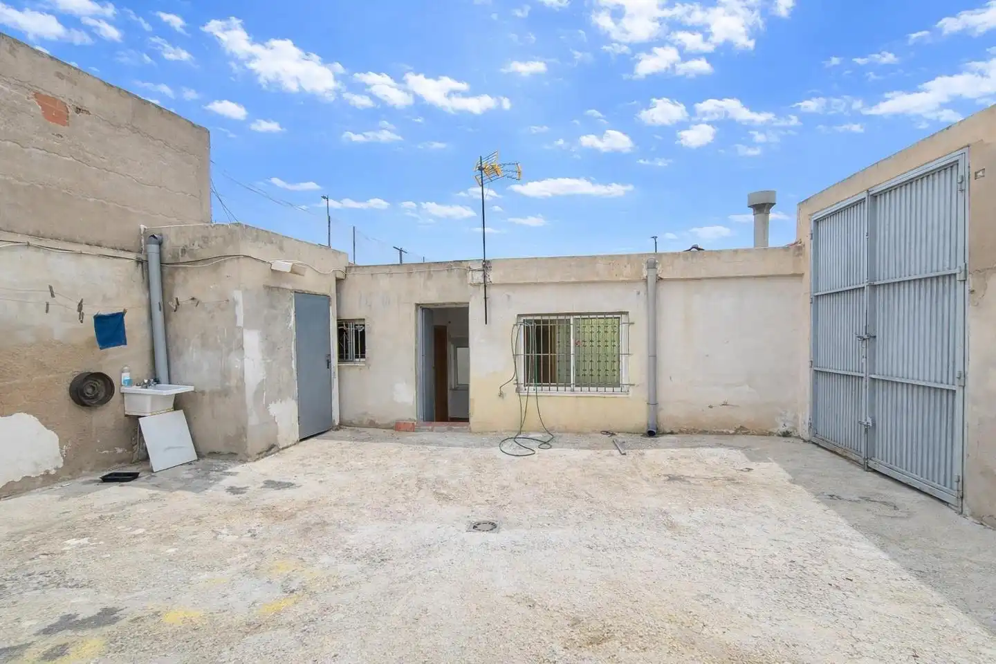 Exterior view of Houses for sale in Aspe  with Alarm