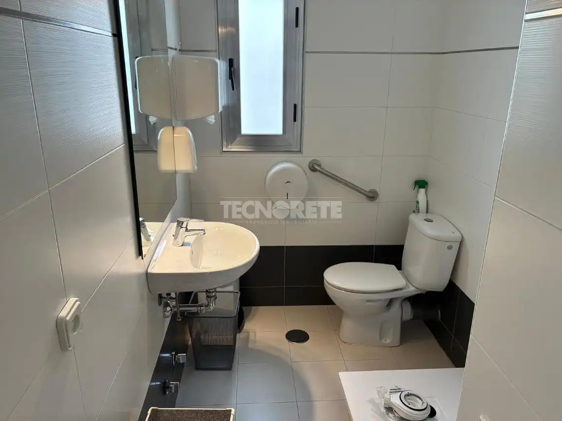 Baño de Piso en venta en Guadalajara con Calefacción y Terraza
