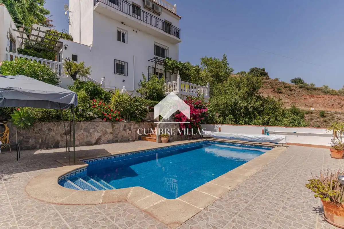 Piscina de Casa o xalet en venda en Lújar amb Jardí privat, Terrassa i Internet