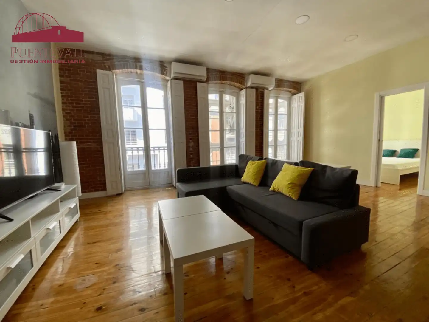 Living room of Flat for rent in Valladolid  with Air Conditioner, Heating and Furnished