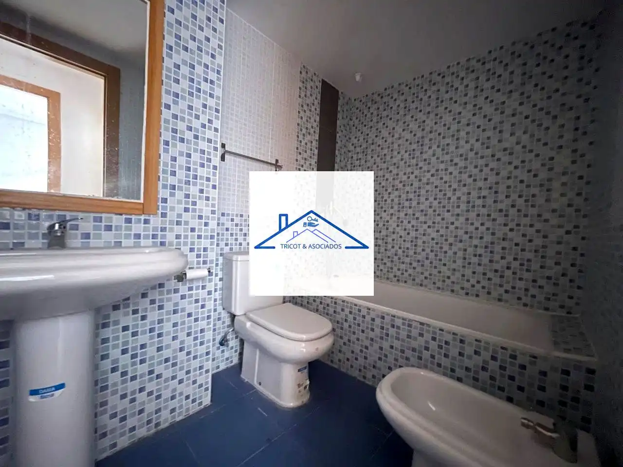 Baño de Piso en venta en Ocaña con Calefacción y Terraza