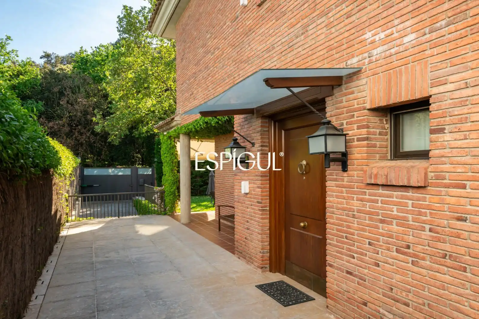 Exterior view of Houses for sale in Sant Cugat del Vallès  with Air Conditioner, Heating and Storage room