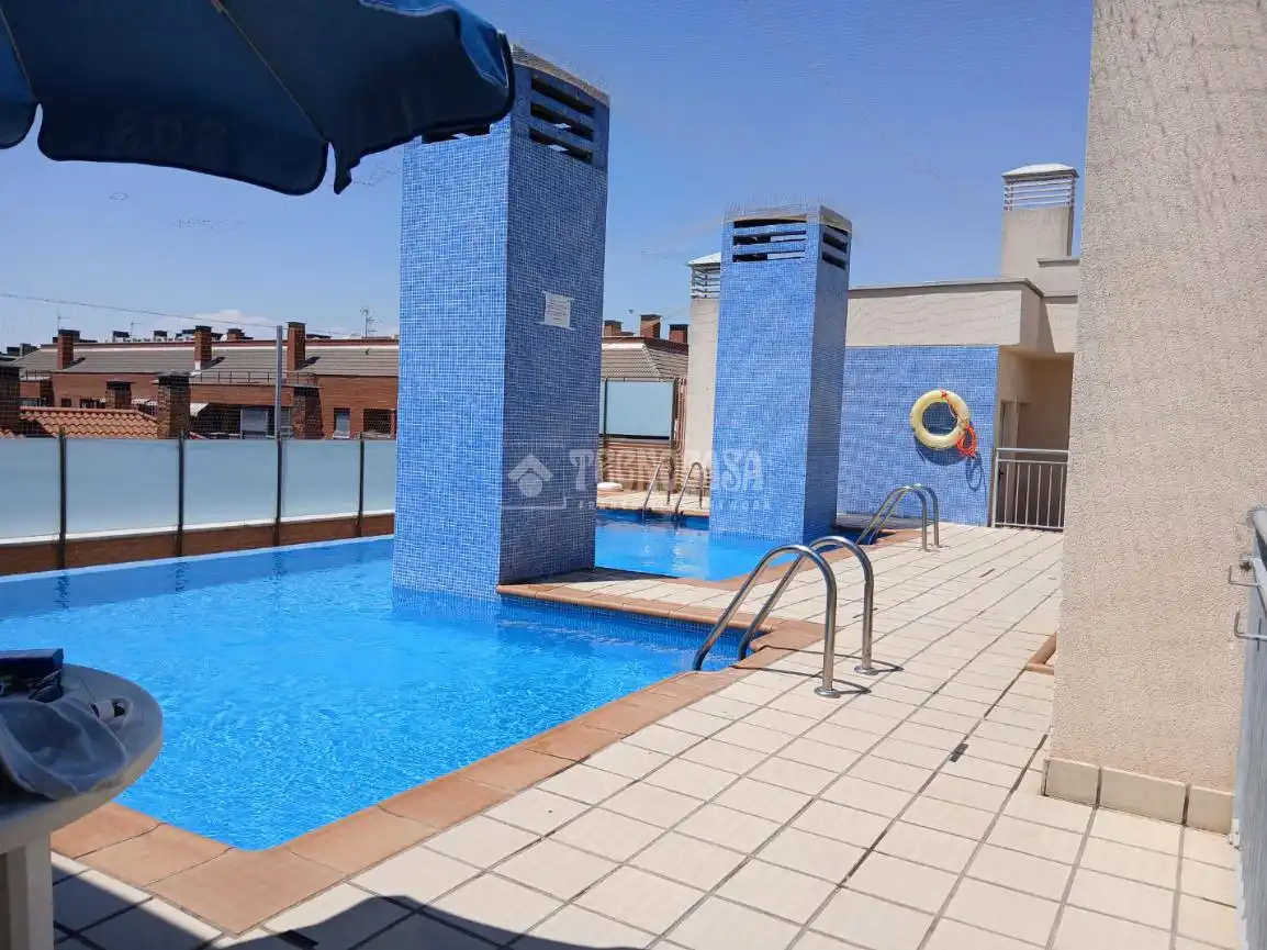 Piscina de Pis en venda en Parla amb Aire condicionat i Calefacció