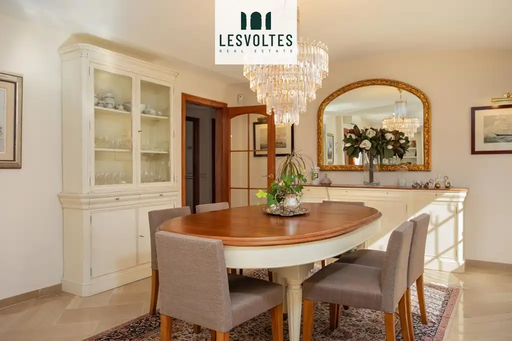 Comedor de Casa o chalet en venta en La Bisbal d'Empordà con Aire acondicionado, Calefacción y Jardín privado