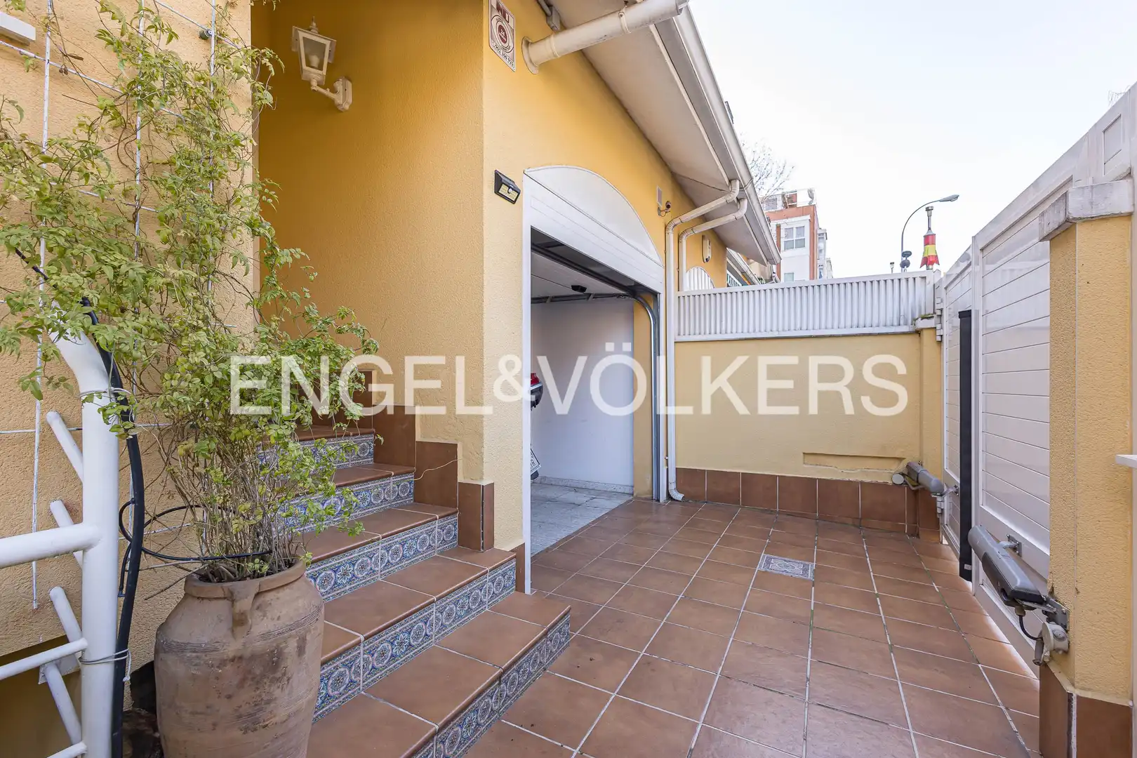 Haus oder Chalet zum Verkauf in Madrid mit Klimaanlage, Heizung und Privatgarten