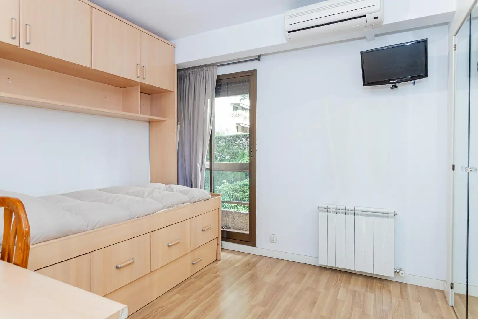 Habitación de Piso en venta en Madrid con Aire acondicionado, Calefacción y Jardín privado