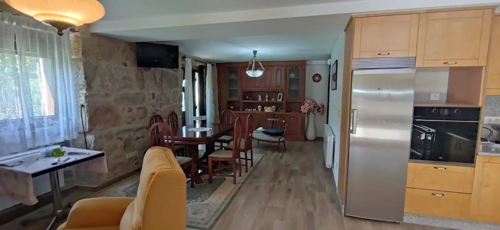 Menjador de Casa o xalet en venda en Crecente amb Jardí privat i Moblat
