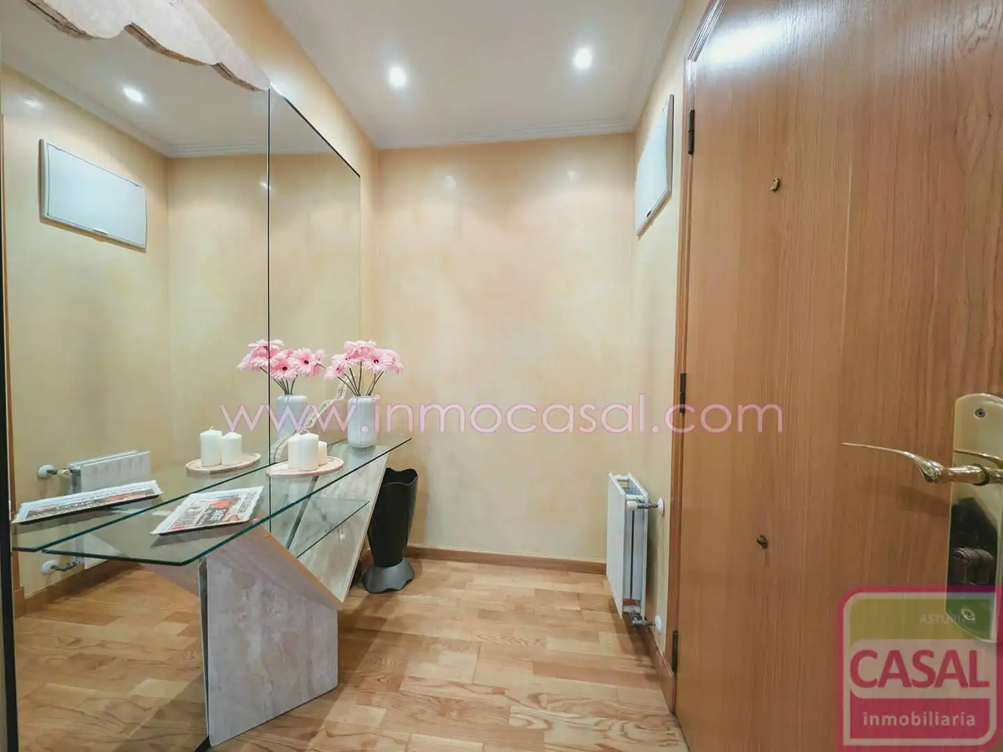 Habitación de Piso en venta en Oviedo  con Calefacción, Trastero y Amueblado