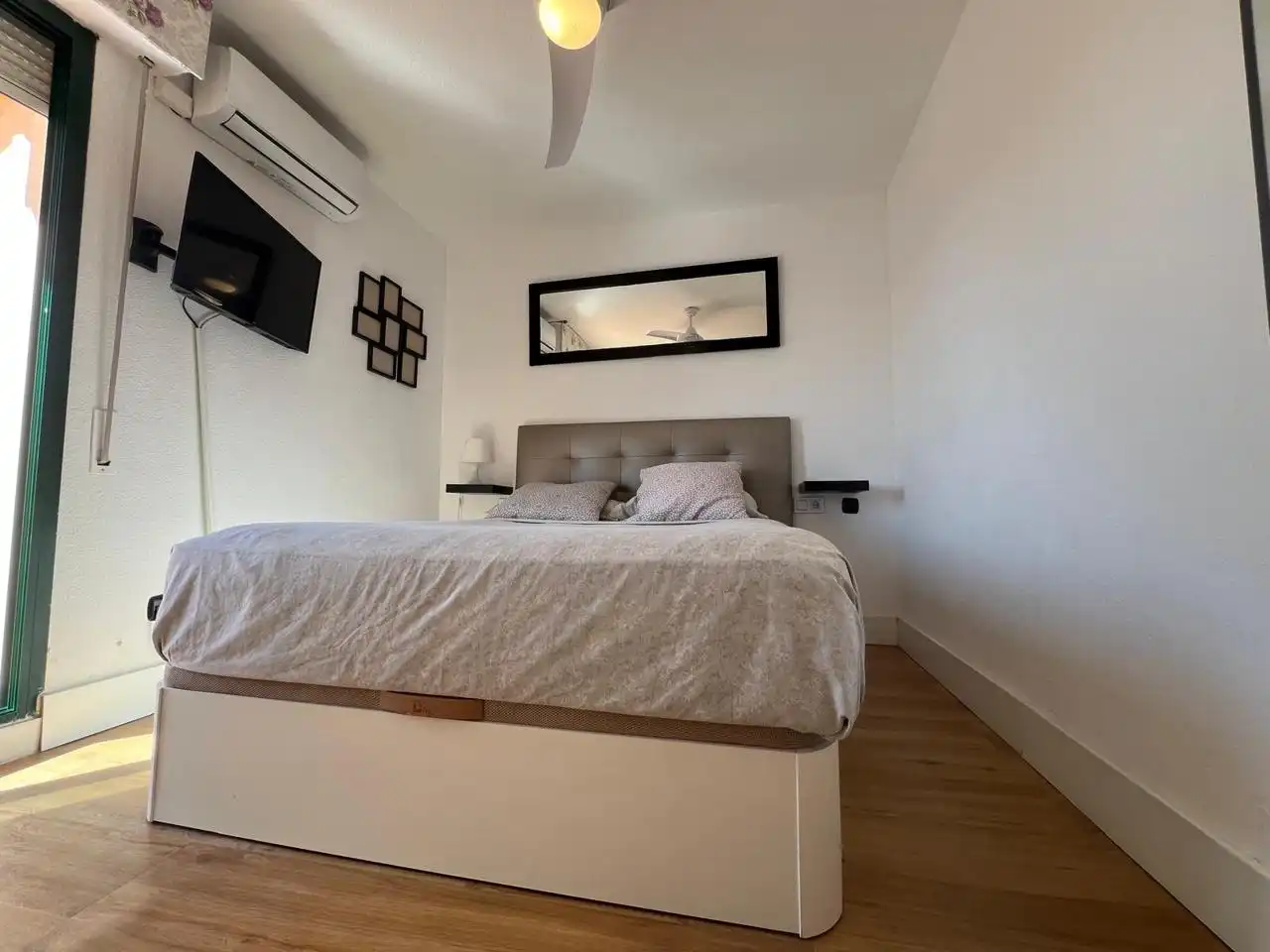 Habitación de Ático de alquiler en Benalmádena con Aire acondicionado, Terraza y Trastero