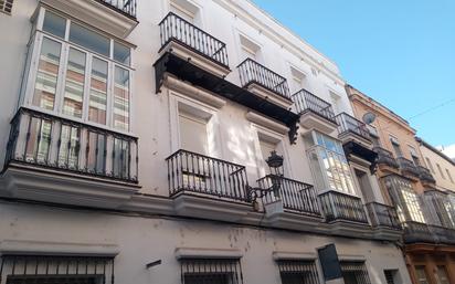 Vista exterior de Pis en venda en El Puerto de Santa María amb Aire condicionat