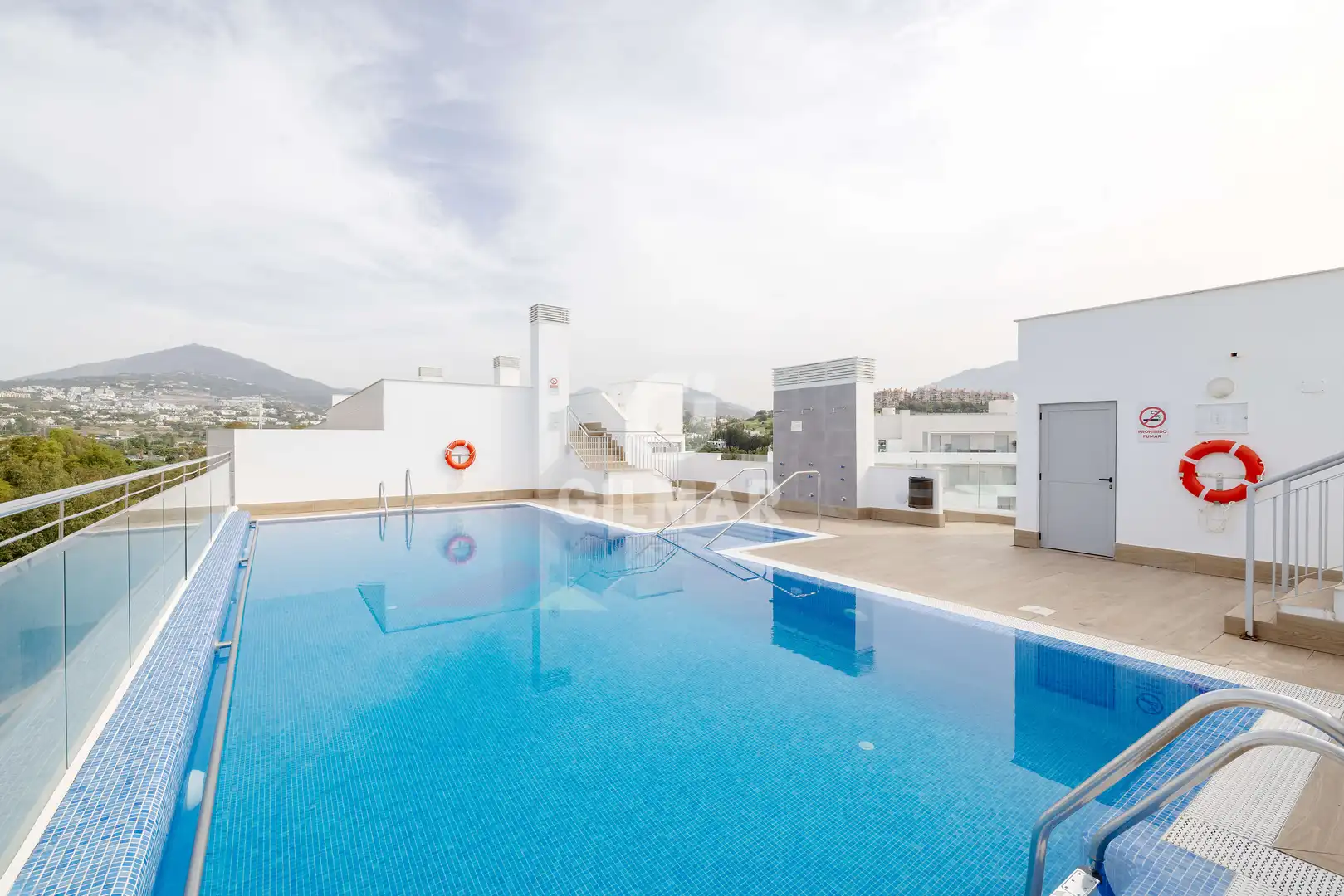 Piscina de Piso en venta en Marbella con Calefacción, Trastero y Piscina