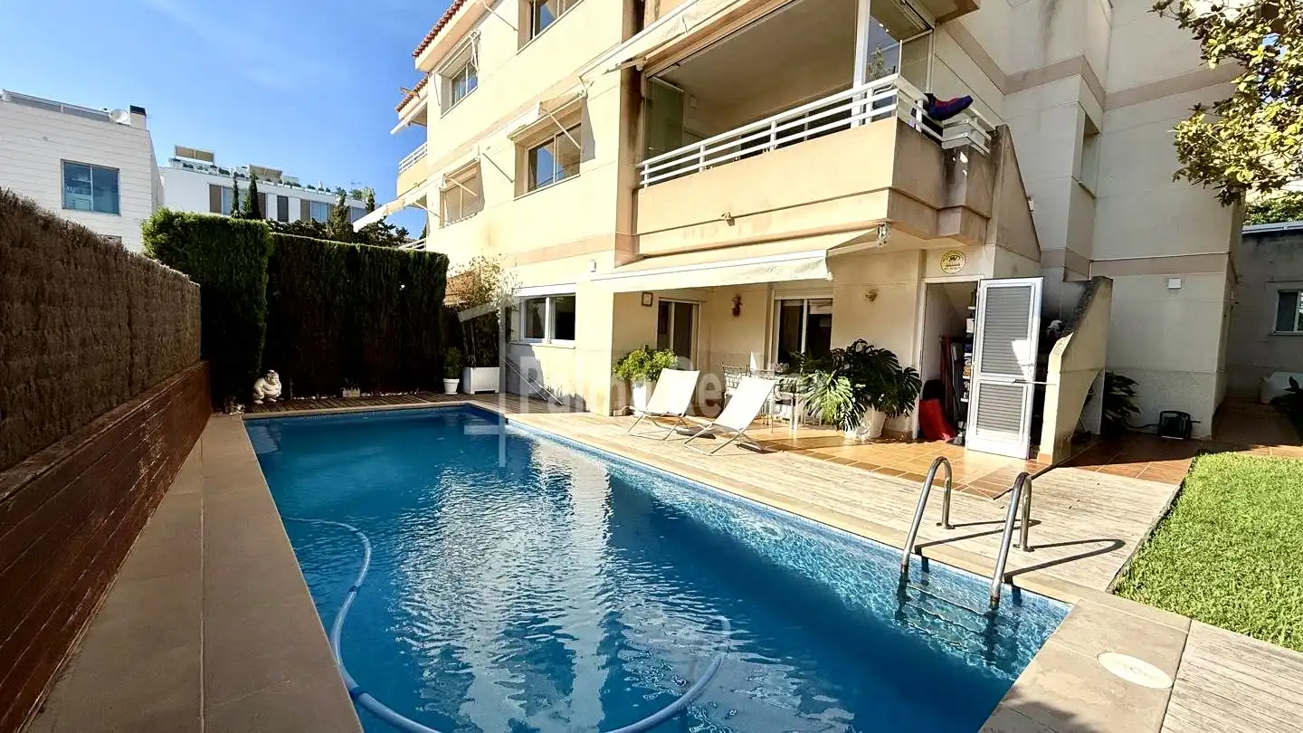 Piscina de Dúplex en venda en  Palma de Mallorca amb Aire condicionat, Calefacció i Jardí privat