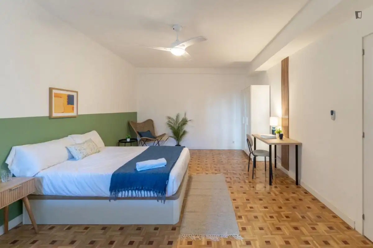Bedroom of Apartments for share in Madrid  with Furnished, Oven and Washing machine