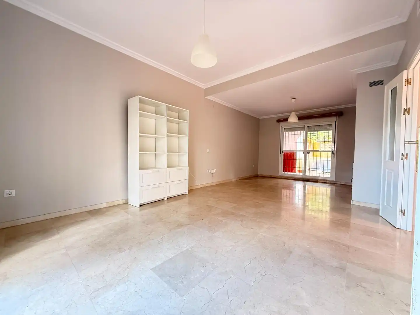 Sala d'estar de Casa o xalet de lloguer en Mairena del Aljarafe amb Jardí privat