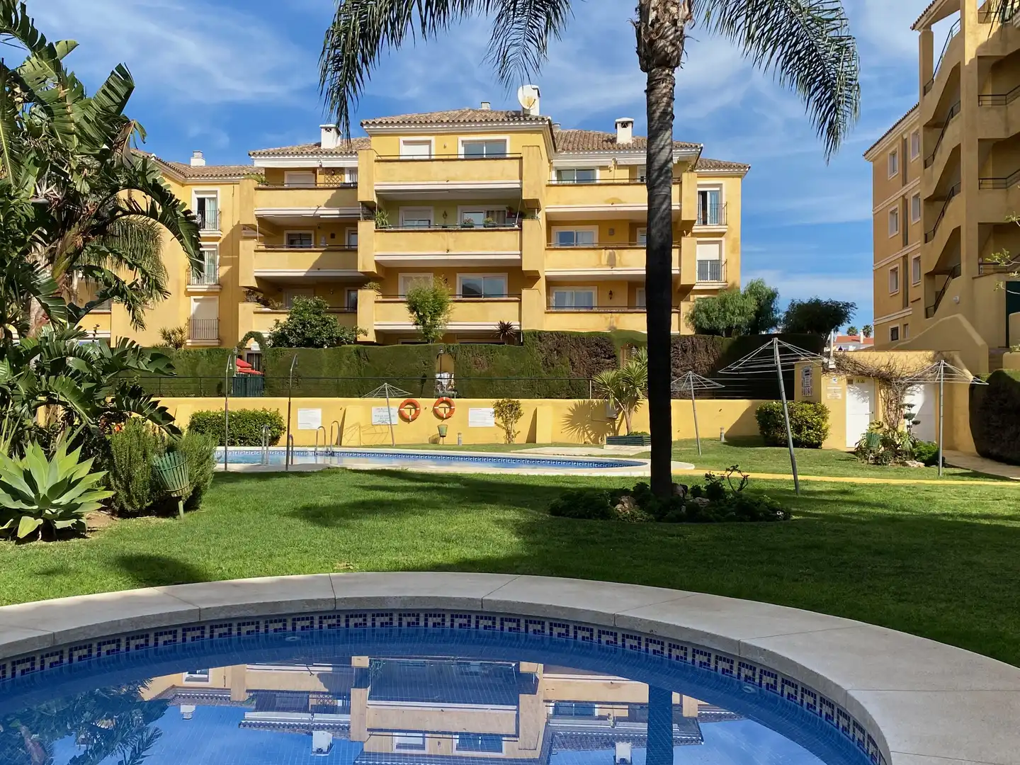 Vista exterior de Piso en venta en Mijas con Trastero y Piscina
