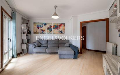 Living room of Apartment for sale in Donostia - San Sebastián   with Air Conditioner, Heating and Balcony