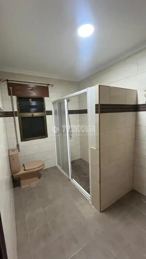 Bany de Casa o xalet en venda en Mairena del Alcor amb Aire condicionat