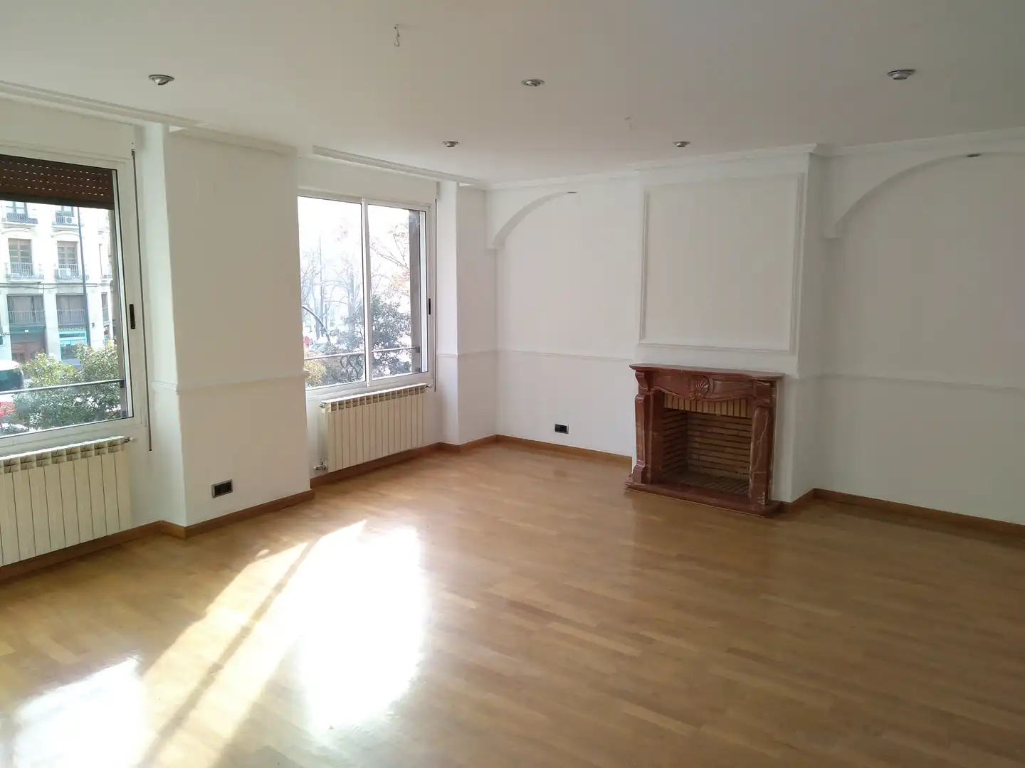 Sala de estar de Piso en venta en Zaragoza con Parquet