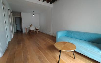 Sala d'estar de Pis de lloguer en  Barcelona Capital amb Calefacció, Parquet i Forn