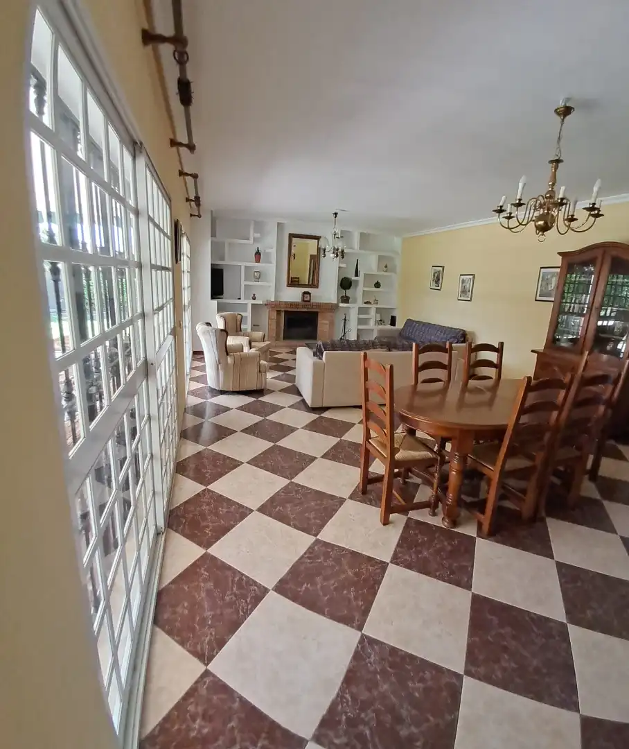 Sala de estar de Casa o chalet en venta en Palomares del Río con Aire acondicionado, Jardín privado y Terraza