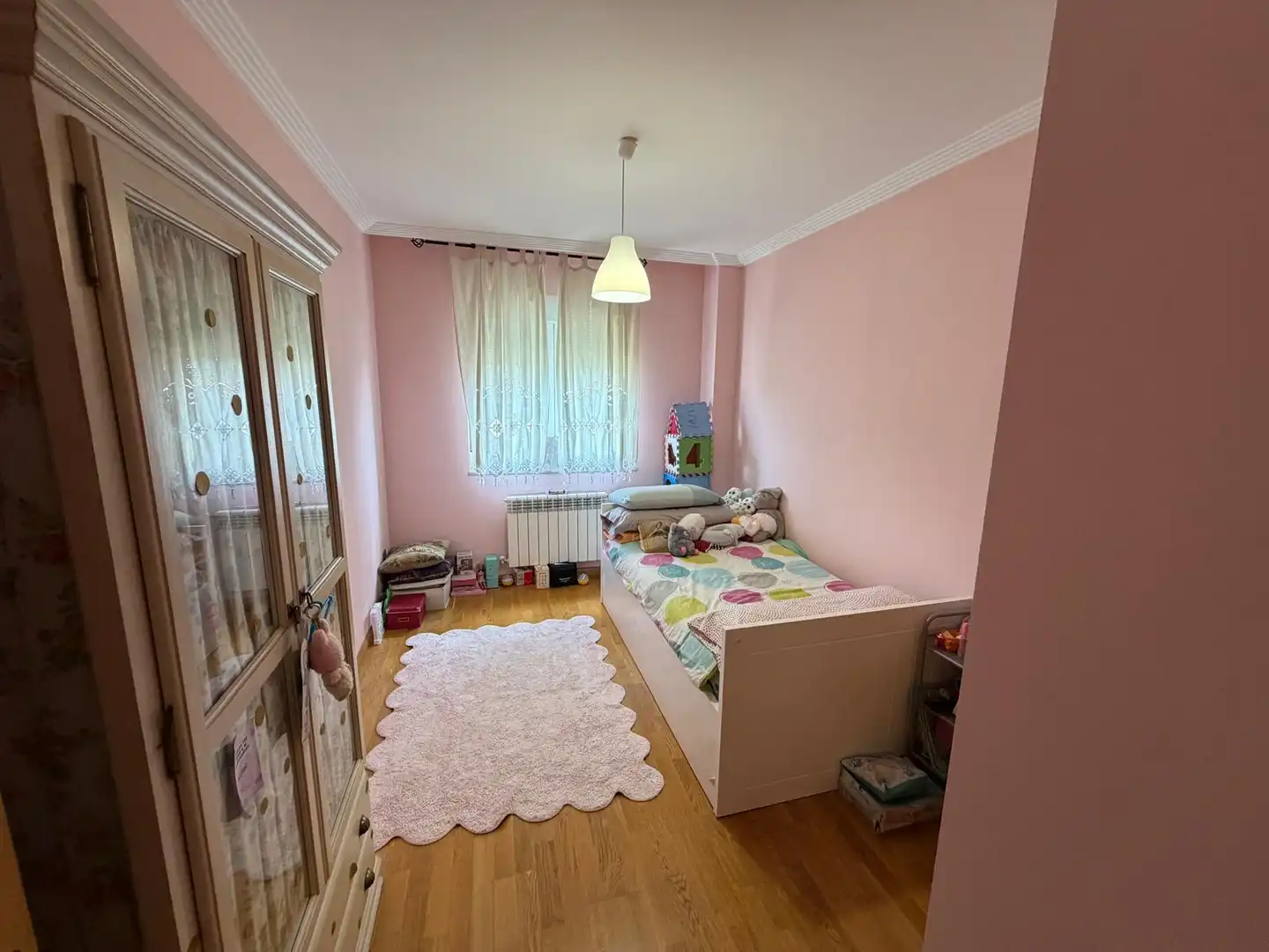 Dormitori de Casa adosada en venda en Ávila amb Calefacció i Jardí privat