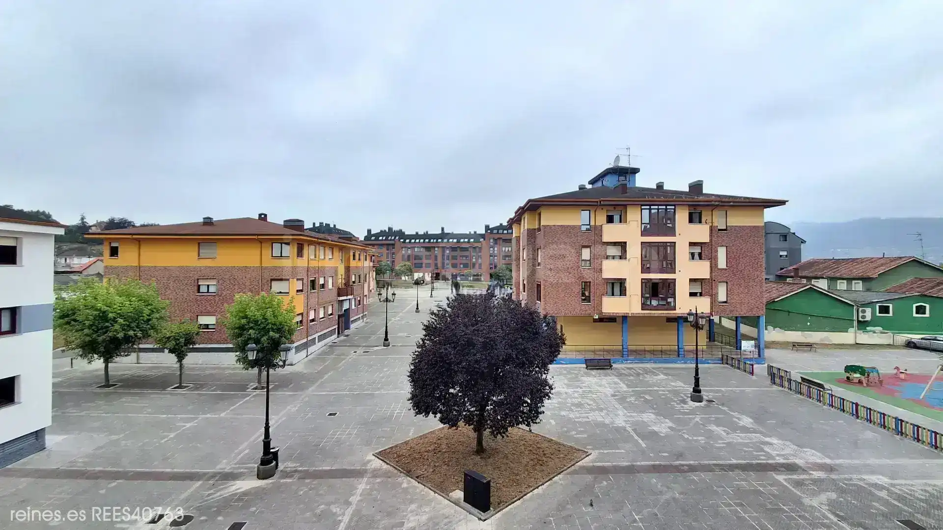 Vista exterior de Piso en venta en Oviedo 