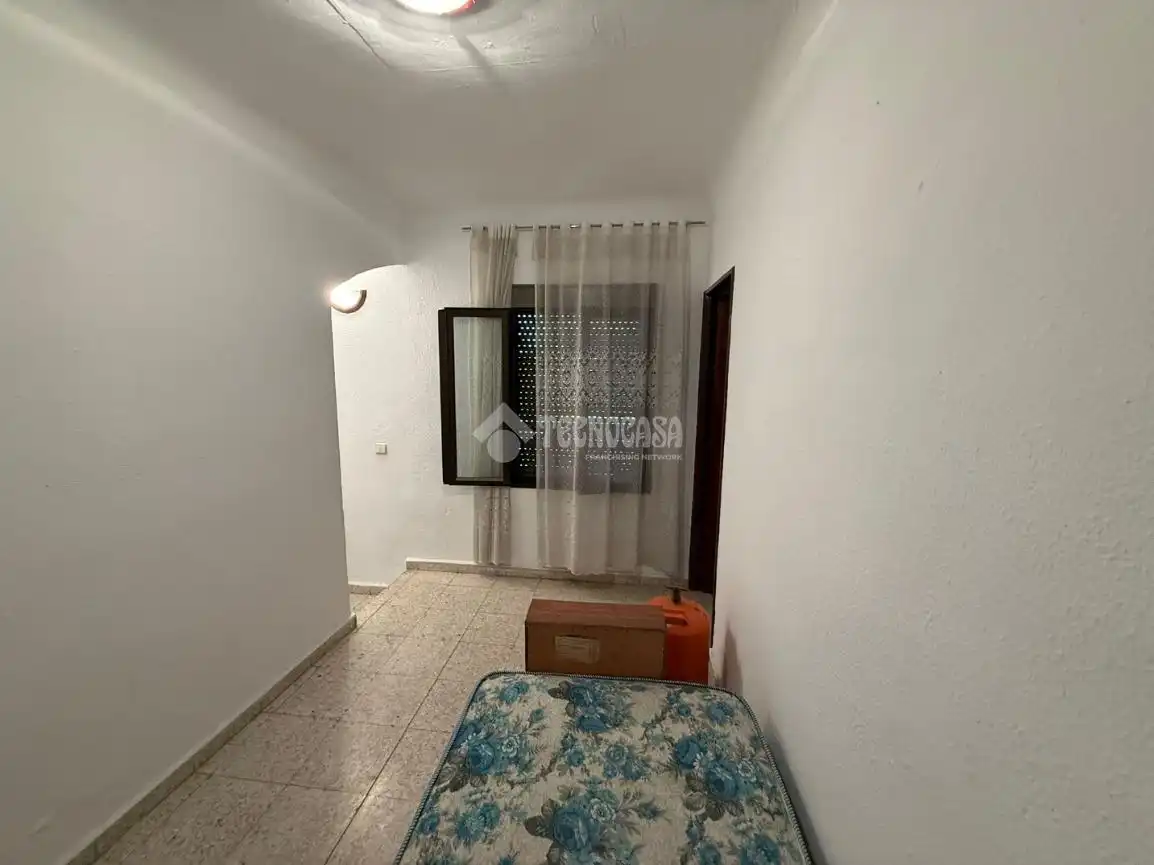 Dormitori de Casa adosada en venda en Almorox amb Calefacció i Moblat