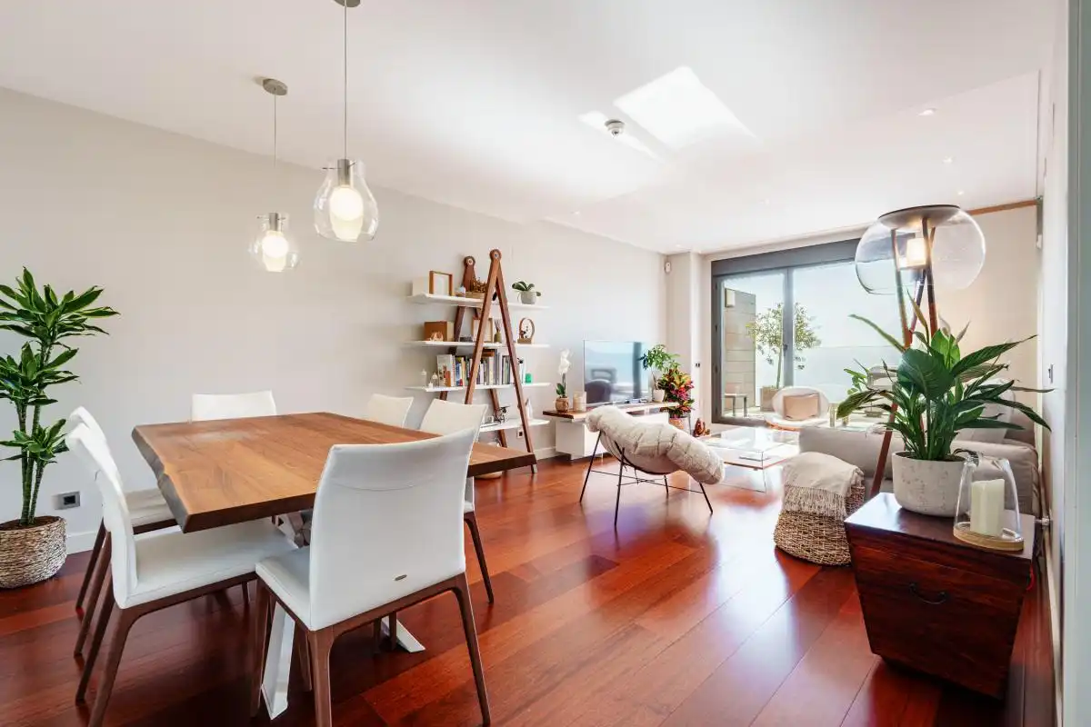 Sala de estar de Piso en venta en Pozuelo de Alarcón con Aire acondicionado, Calefacción y Jardín privado