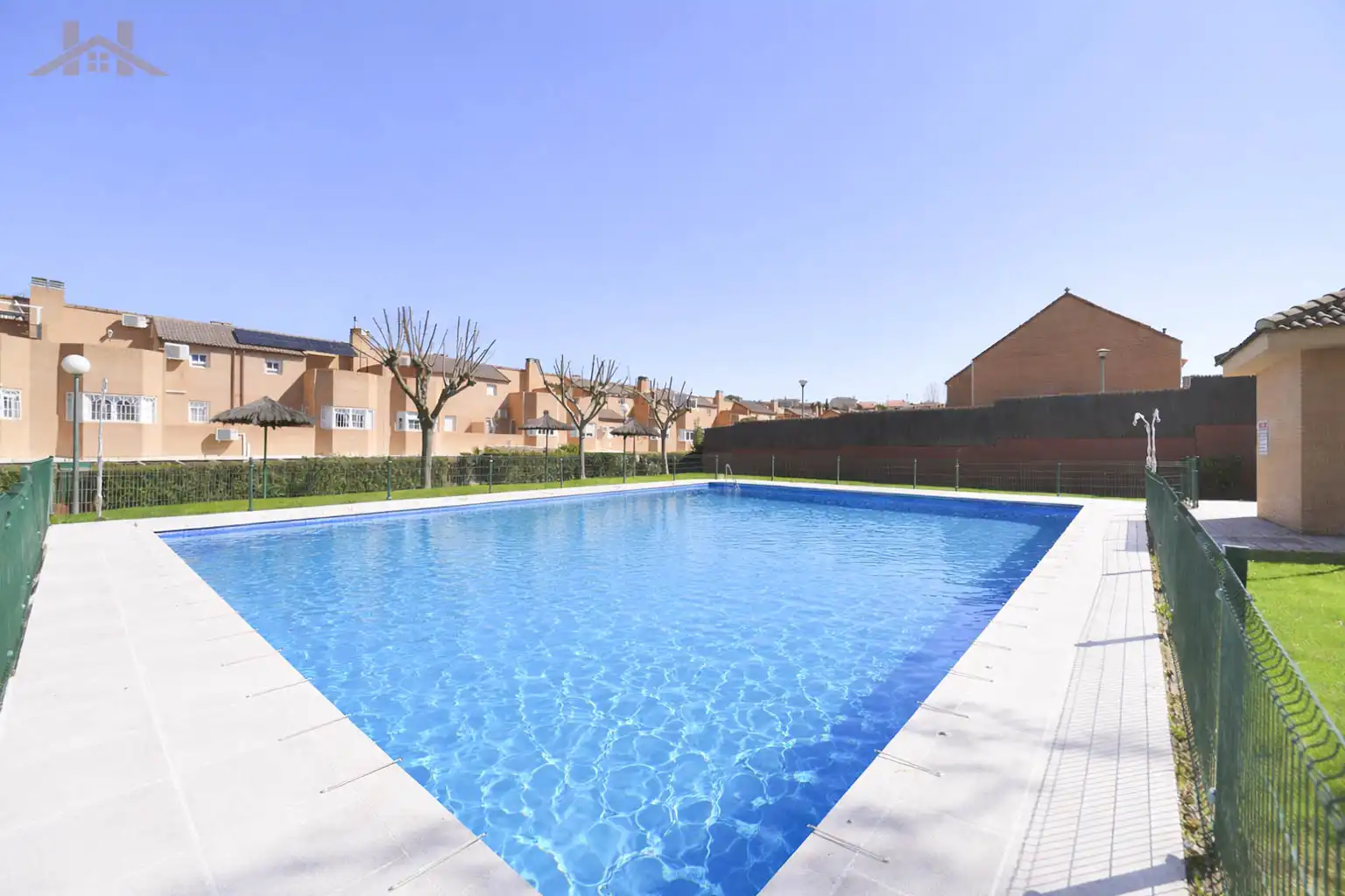 Swimming pool of Detached homes for sale in Móstoles  with Air Conditioner, Heating and Private garden