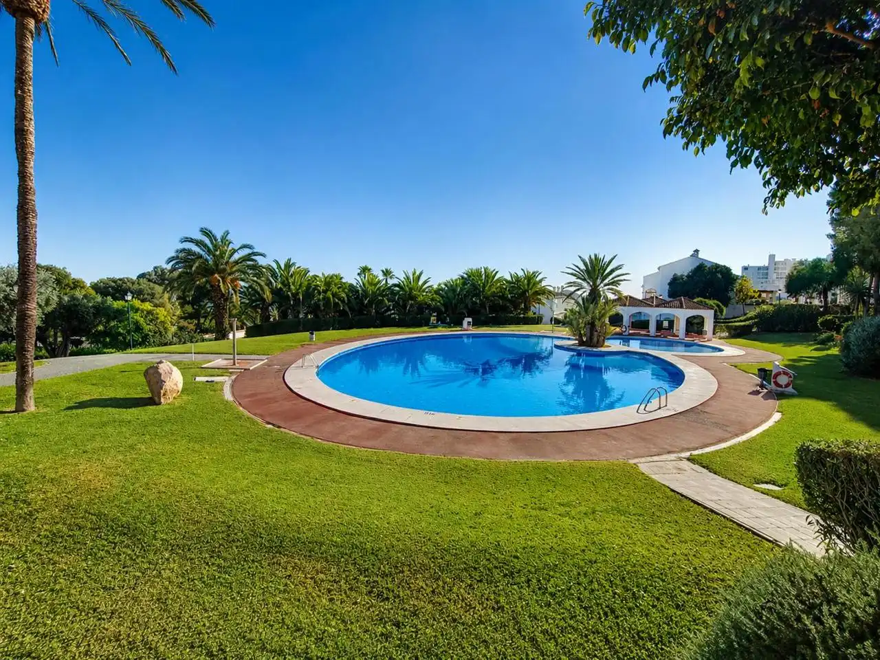 Casa pareada con piscina en venta en Calle Schubert, imagen 2